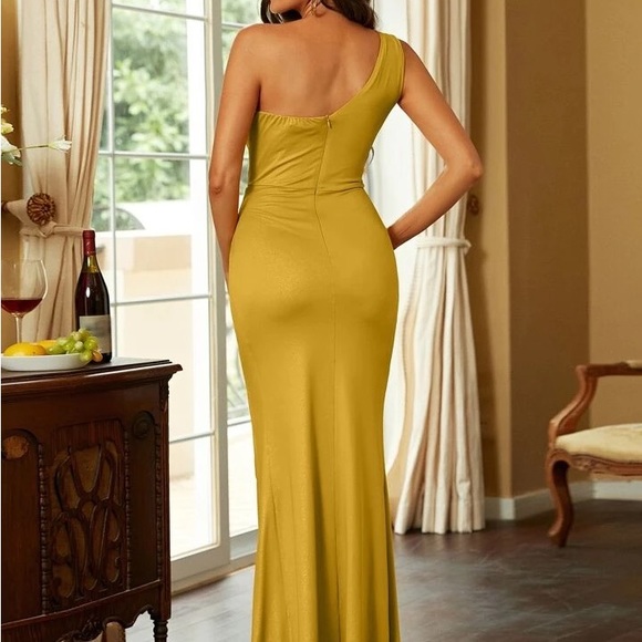 Luxe party holidays formal evening dress - Picture 5 of 14
